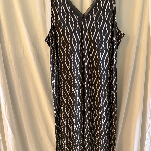 Banana Republic dark gray and White Geometric Pattern Dress - Picture 1 of 6